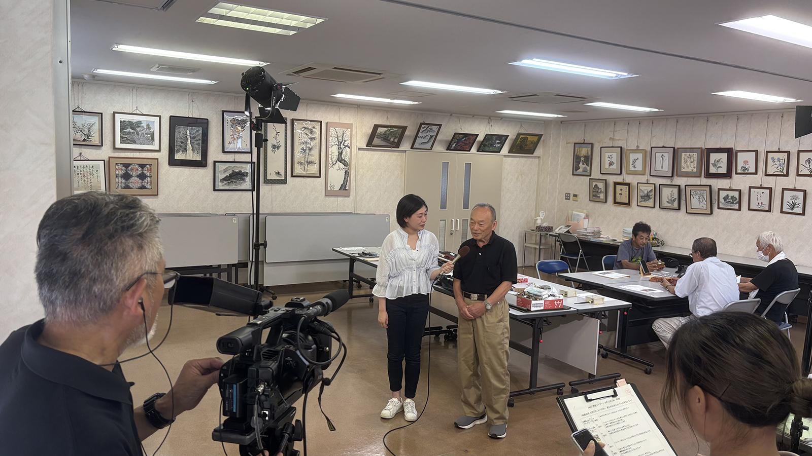 電子工作夢サロンの取材の様子